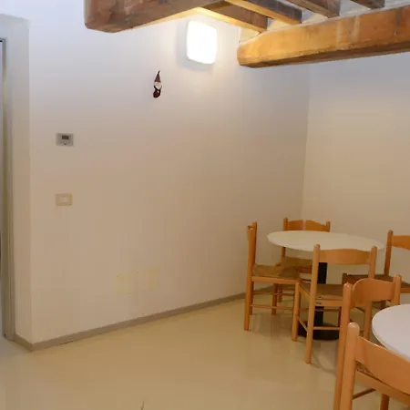 Vandrerhjem Cartiera La Buca *